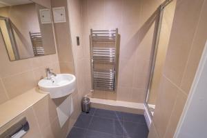 waterside hotel and leisure club