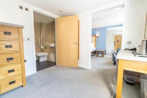 waterside hotel and leisure club