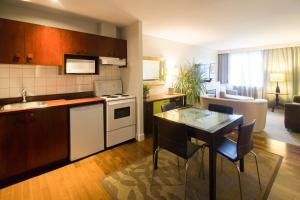 Champlain,Quebec>>Montreal,4 star