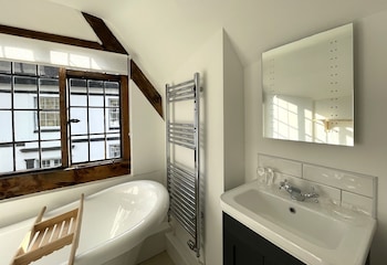 humbug cottage