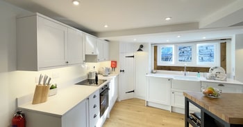 humbug cottage