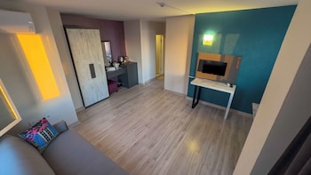 la bella suite hotel