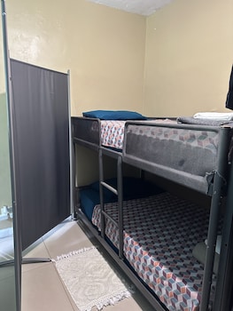 miami vibes hostel like shared room