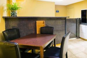 Days Inn By Wyndham Camilla,Camilla>>Albany,2 star