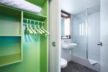 The Originals City Hotel La Verriere-Yvelines,La Verriere>>Elancourt,3 star
