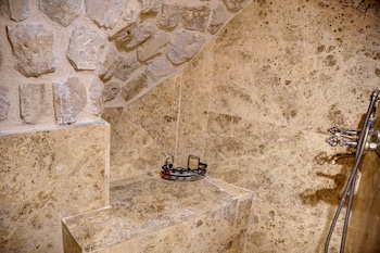 saliche cappadocia cave suites