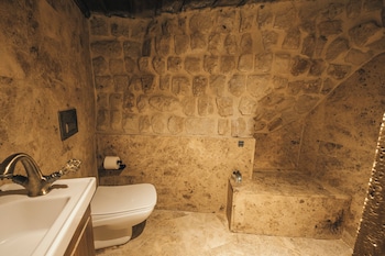 saliche cappadocia cave suites