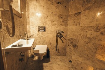 saliche cappadocia cave suites