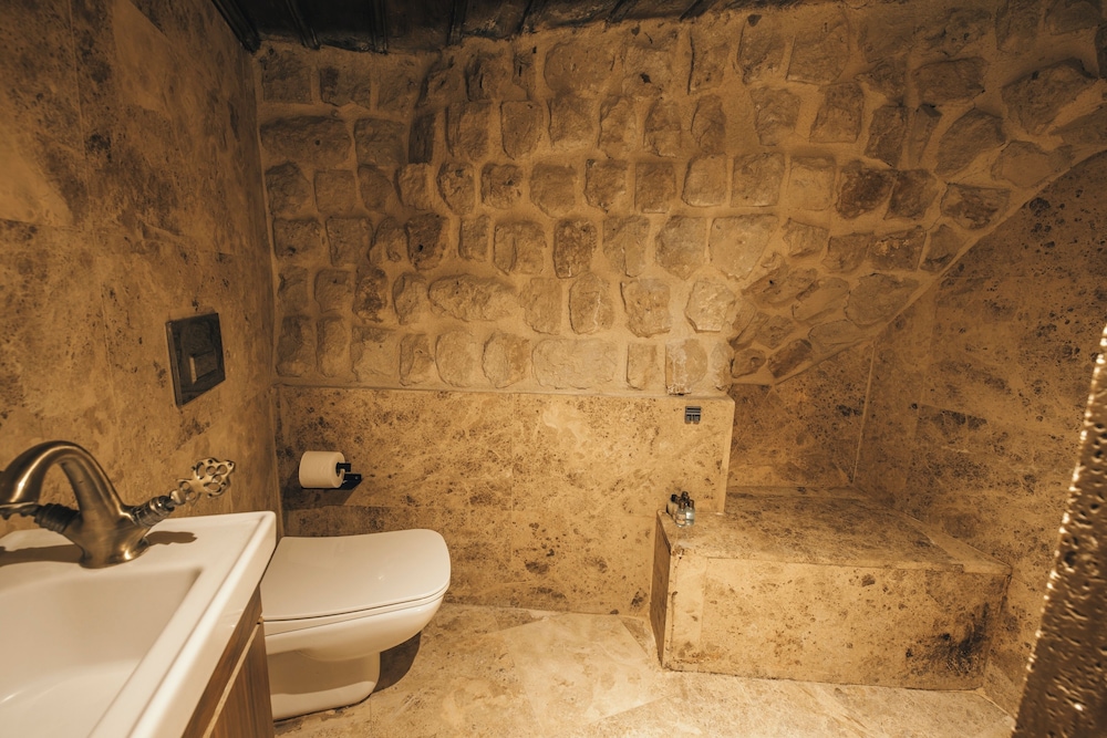 saliche cappadocia cave suites