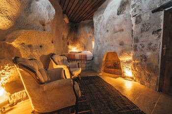 saliche cappadocia cave suites