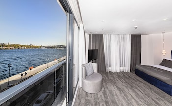pera bosphorus hotel