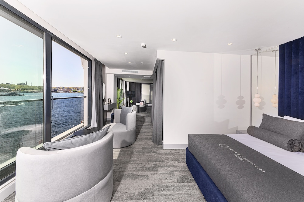 pera bosphorus hotel