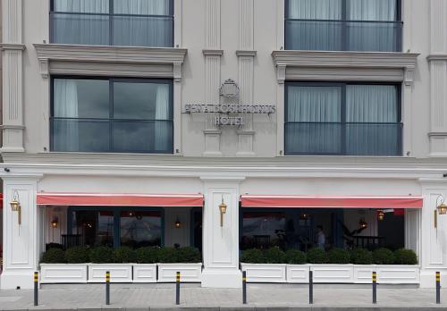 pera bosphorus hotel
