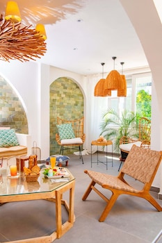mare marin boutique hotel