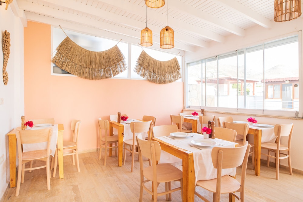mare marin boutique hotel