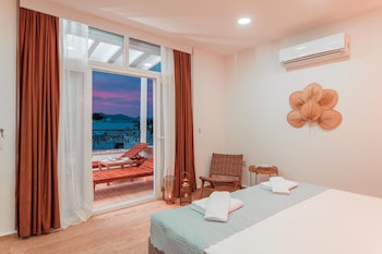 mare marin boutique hotel