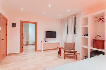 mare marin boutique hotel