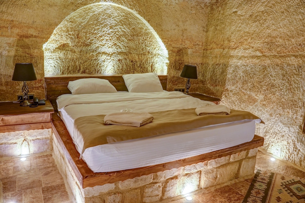 dionysos cave cappadocia hotel