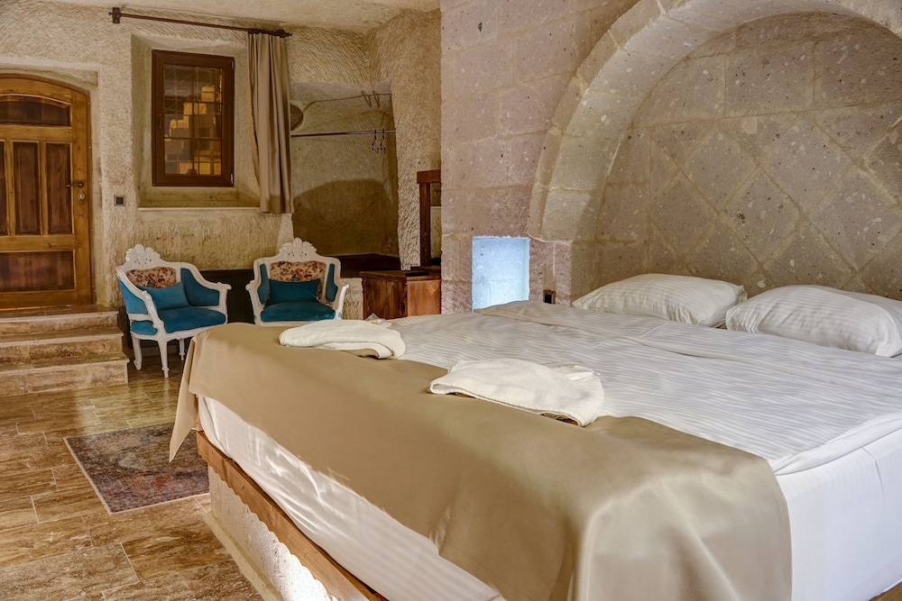 dionysos cave cappadocia hotel