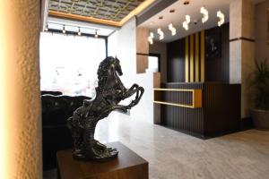 Ref Inn Hotel,,3 star