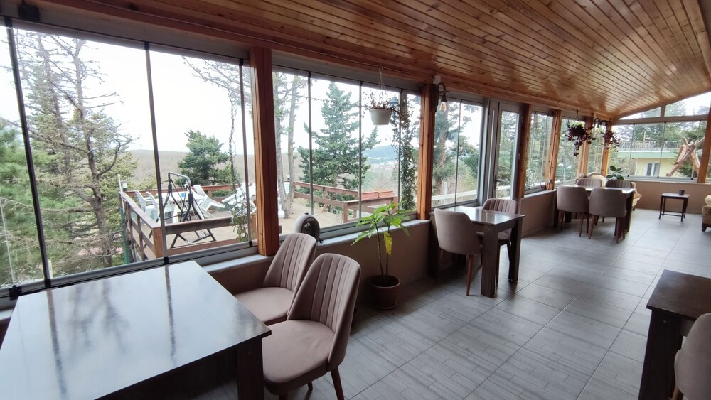 agva green blue otel