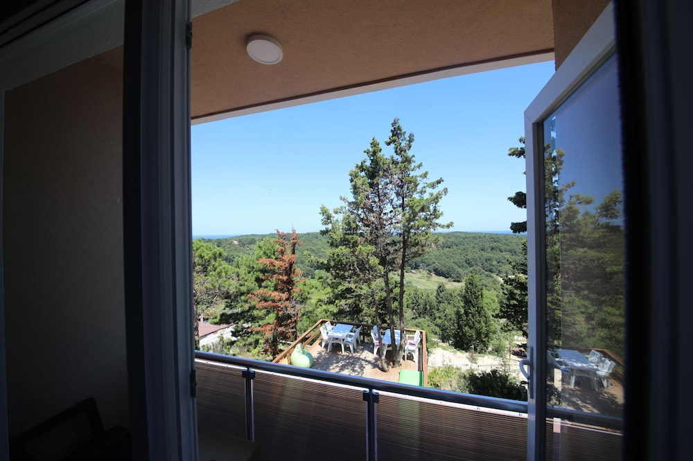 agva green blue otel