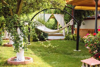 orange garden hotel akyaka