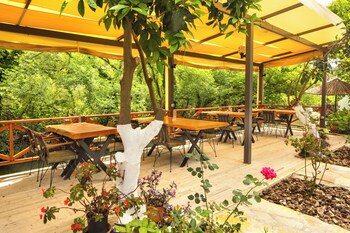 orange garden hotel akyaka