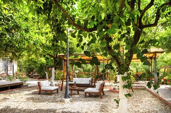 orange garden hotel akyaka