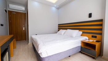 cabana boutique hotel cafe