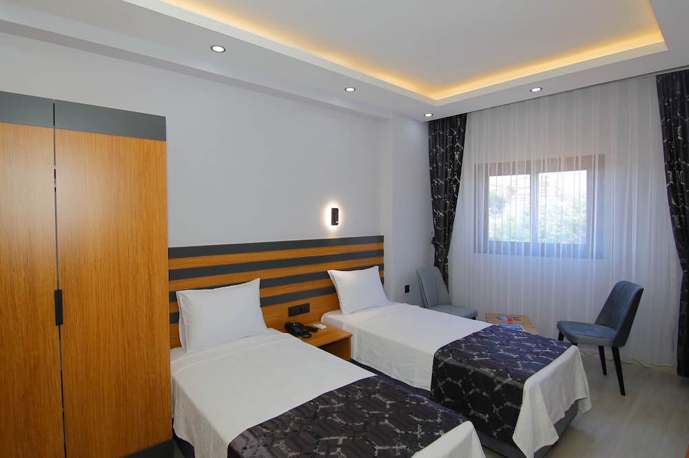 cabana boutique hotel cafe