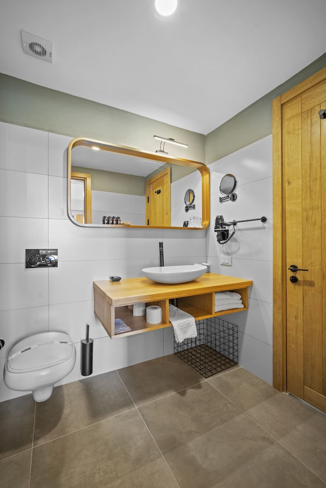 zeyt inn hotel