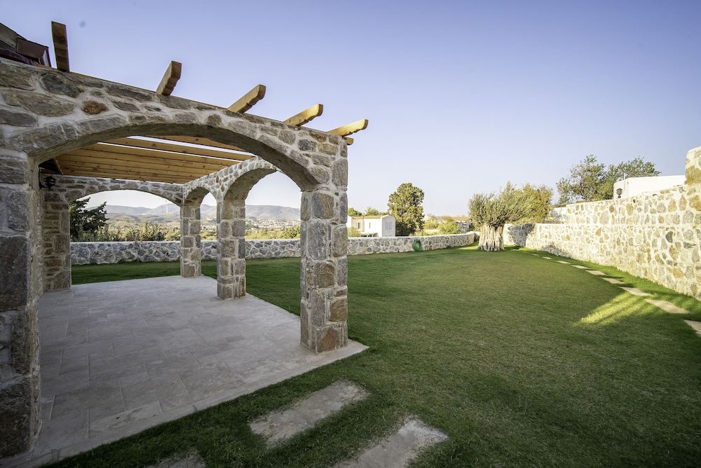 zeyt inn hotel