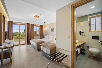 zeyt inn hotel