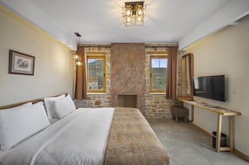 zeyt inn hotel
