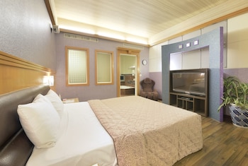 holland village motel hua pin