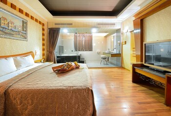 holland village motel hua pin