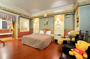 holland village motel hua pin