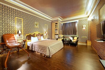 holland village motel hua pin