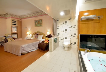 holland village motel hua pin