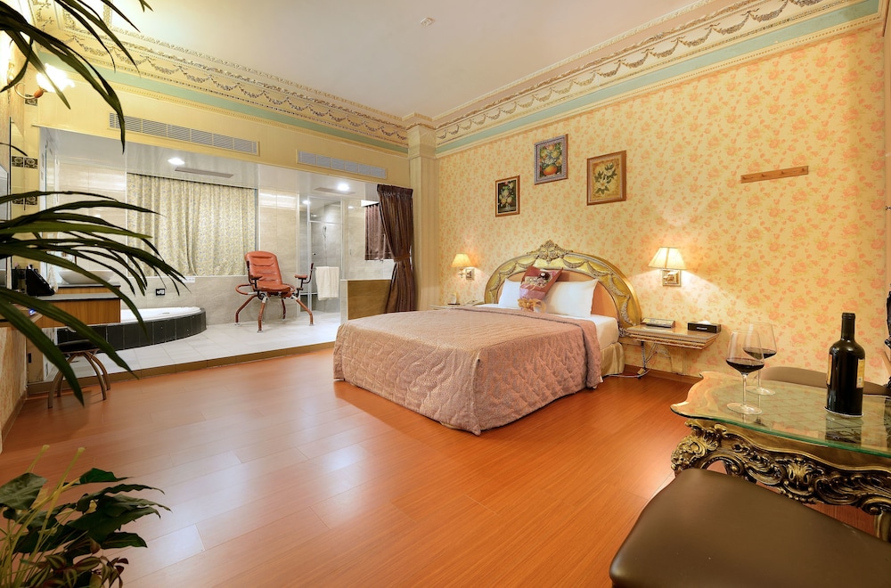 holland village motel hua pin