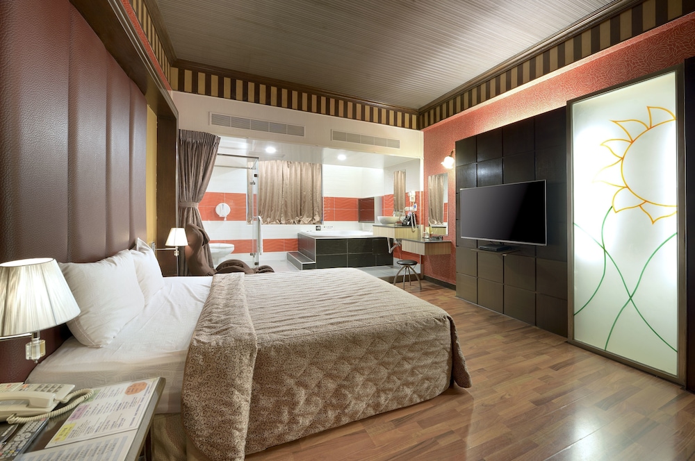 holland village motel hua pin