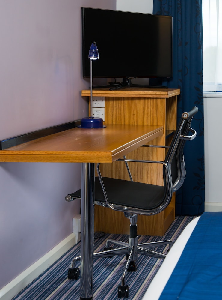 holiday inn express bristol filton by ihg