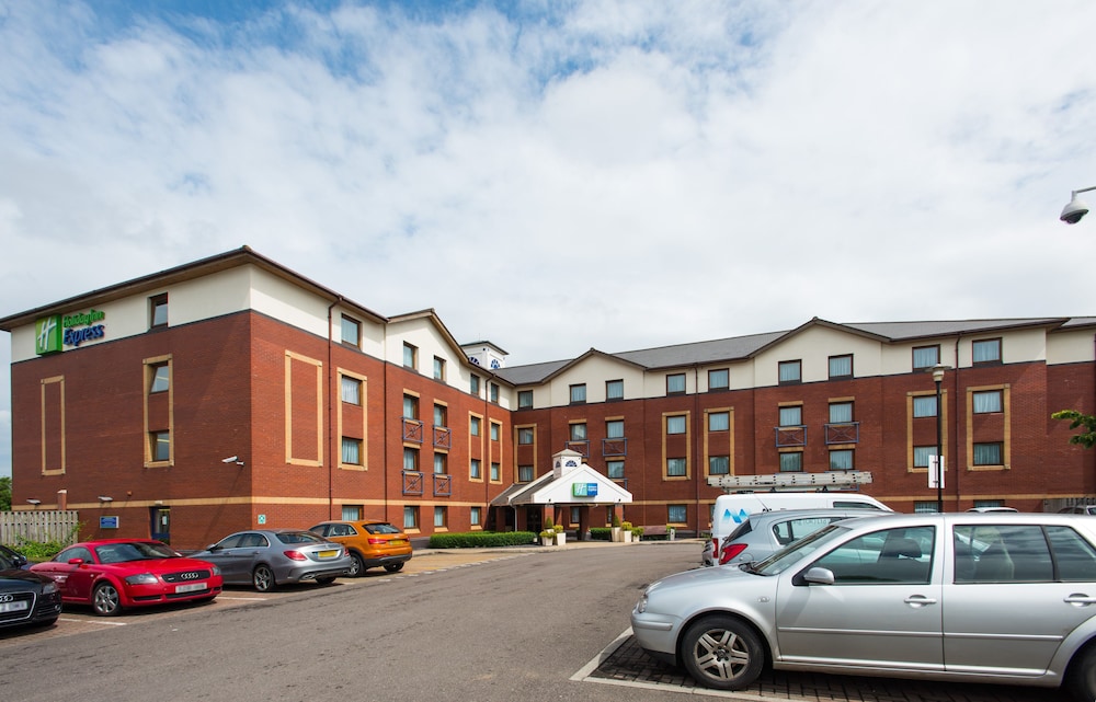 holiday inn express bristol filton by ihg