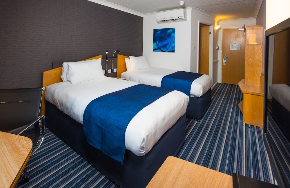 holiday inn express bristol filton by ihg