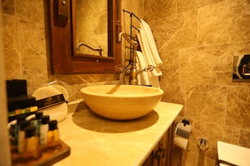 akritis suit cappadocia