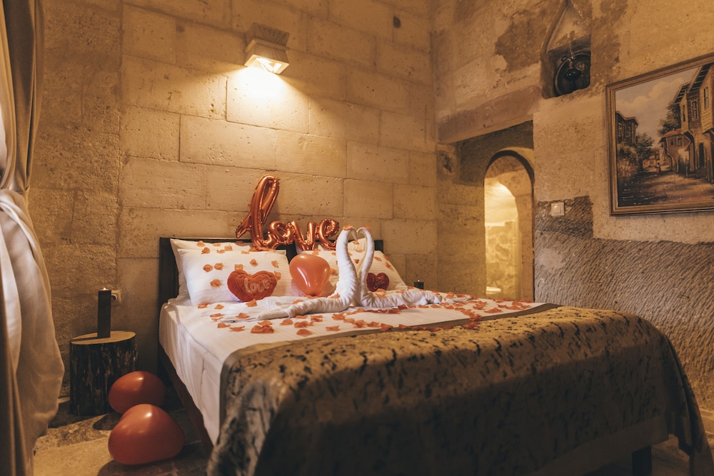kapalos cave suites