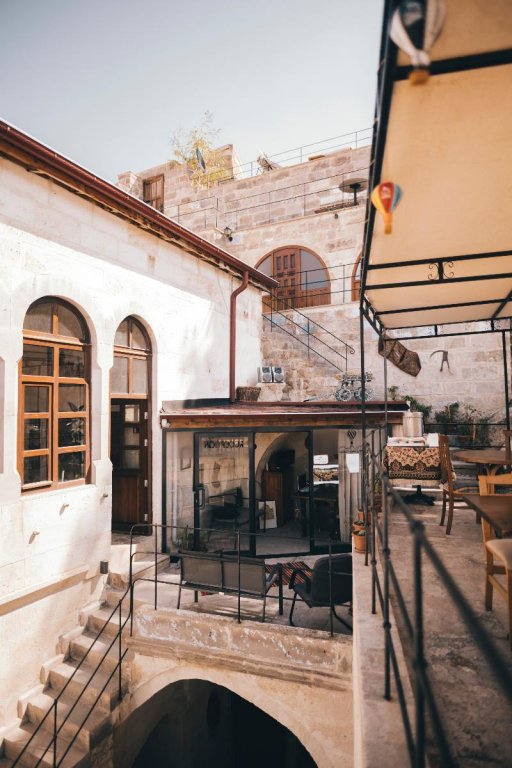 Kapalos Cave Suites,,1 star