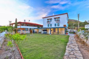thomas suites datca