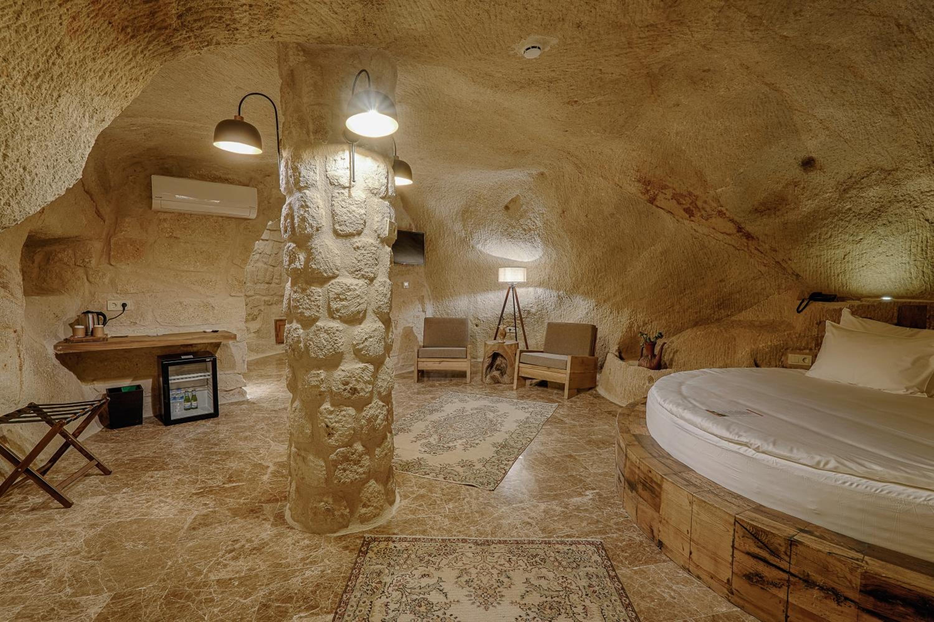 solem cave suites